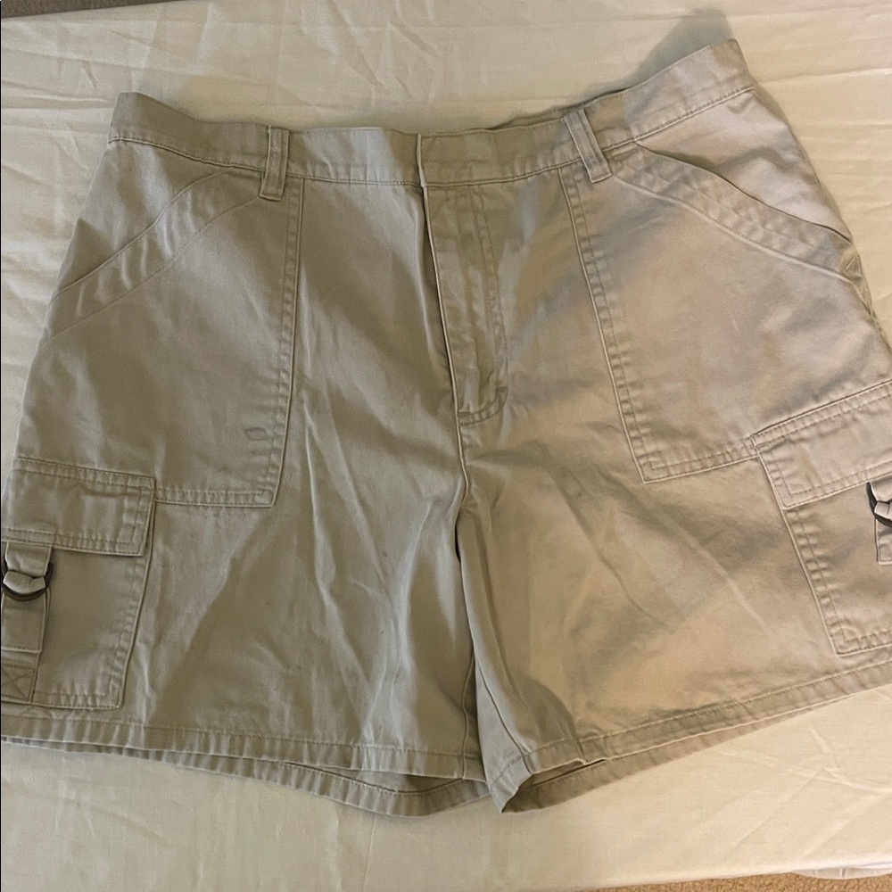 Gloria Vanderbilt Women’s Cargo Shorts (L) – Utility Meets Comfort